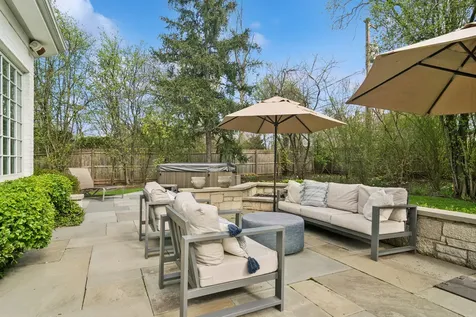 986 Brittany Road Highland Park IL 60035