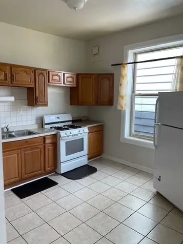 1552 West Highland Avenue Chicago IL 60660