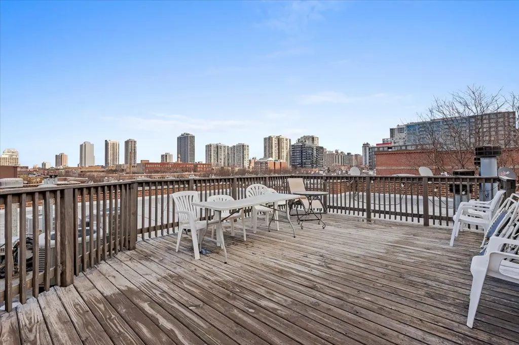 301 West Scott Street Chicago IL 60610