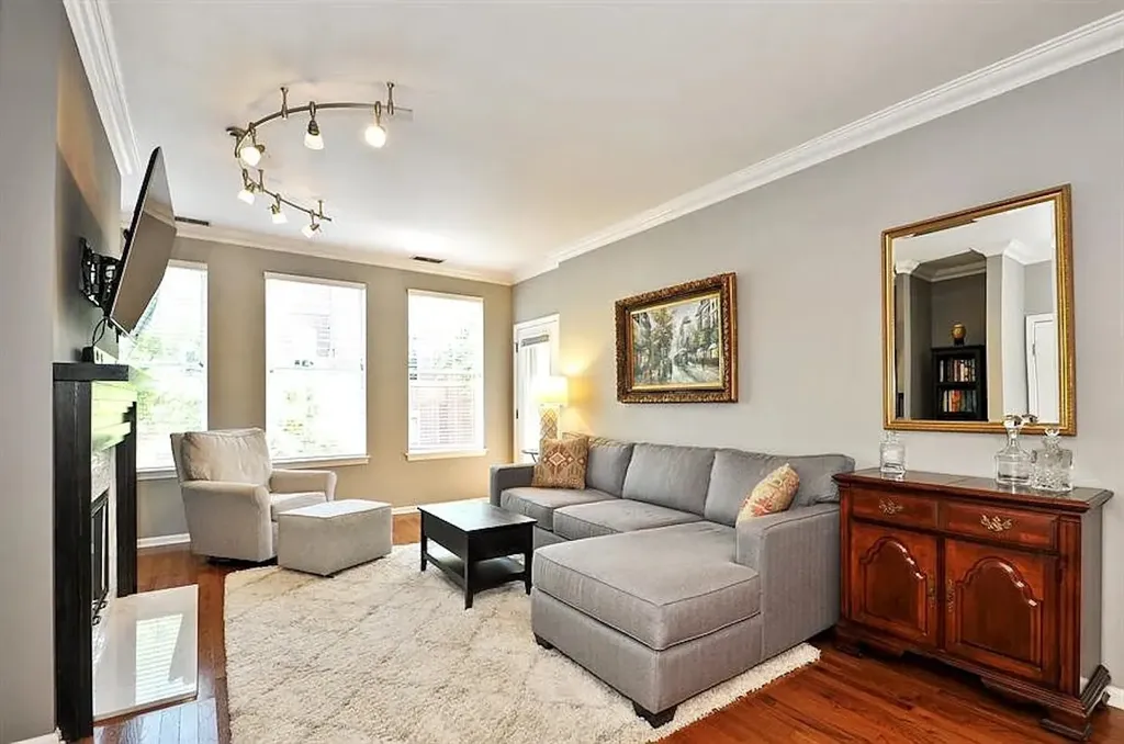 301 West Scott Street Chicago IL 60610