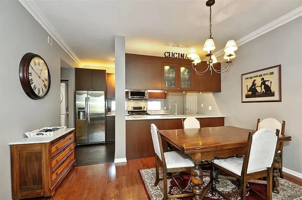 301 West Scott Street Chicago IL 60610