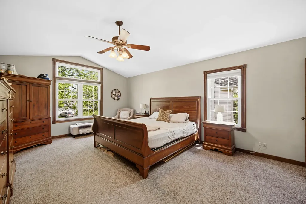 1188 Brookstone Drive Carol Stream IL 60188