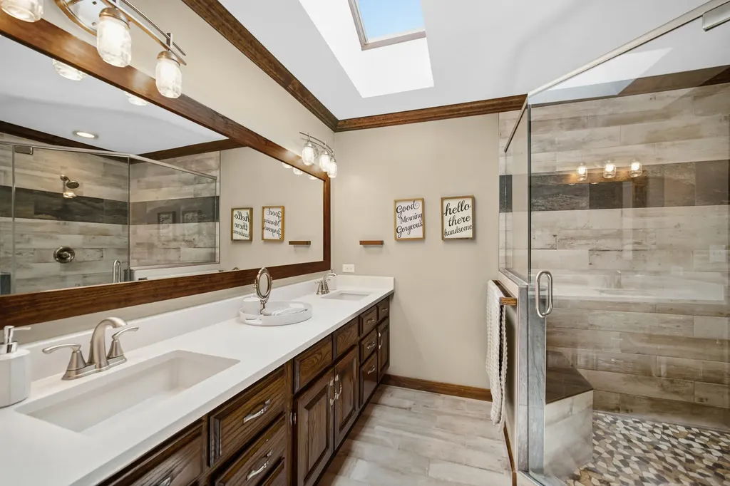 1188 Brookstone Drive Carol Stream IL 60188