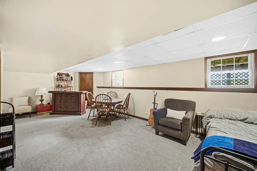 1188 Brookstone Drive Carol Stream IL 60188