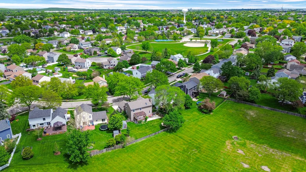 1188 Brookstone Drive Carol Stream IL 60188