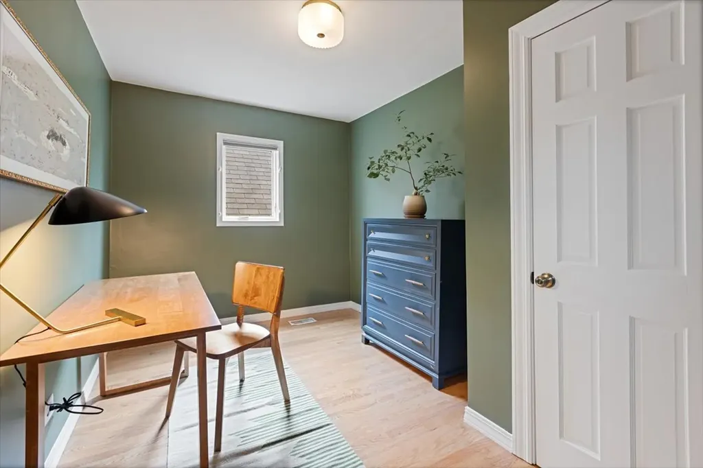 2911 North Washtenaw Avenue Chicago IL 60618