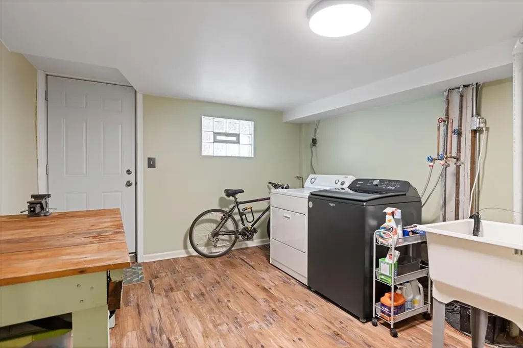 2911 North Washtenaw Avenue Chicago IL 60618