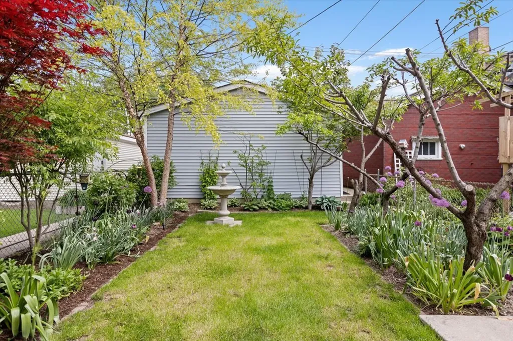 2911 North Washtenaw Avenue Chicago IL 60618