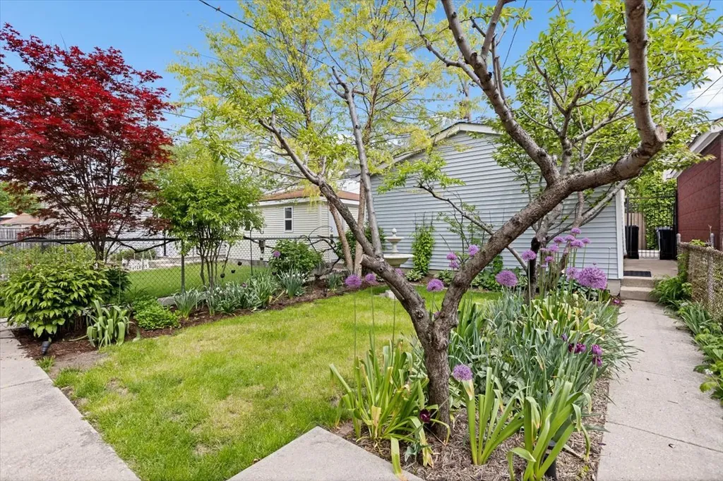 2911 North Washtenaw Avenue Chicago IL 60618