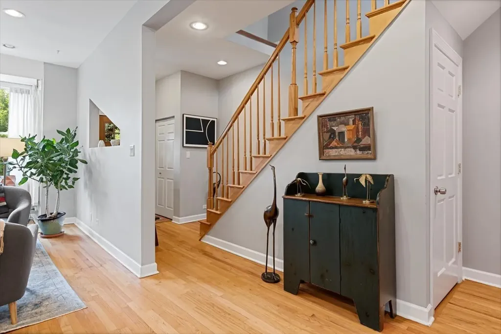 2911 North Washtenaw Avenue Chicago IL 60618