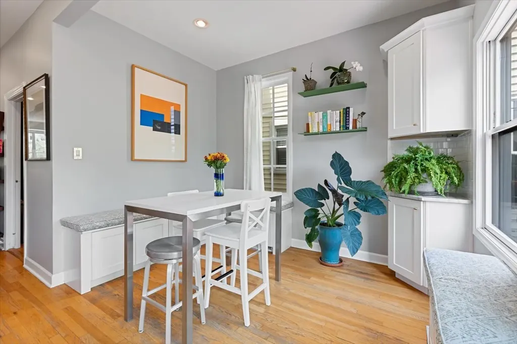 2911 North Washtenaw Avenue Chicago IL 60618