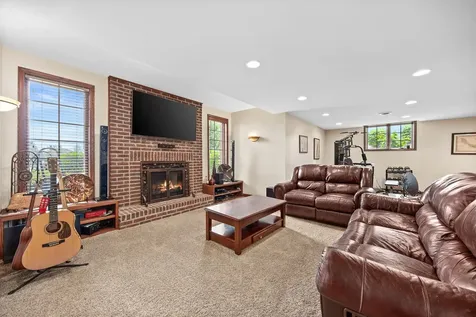 1045 Hilltop Drive Lemont IL 60439