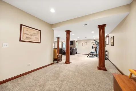 1045 Hilltop Drive Lemont IL 60439