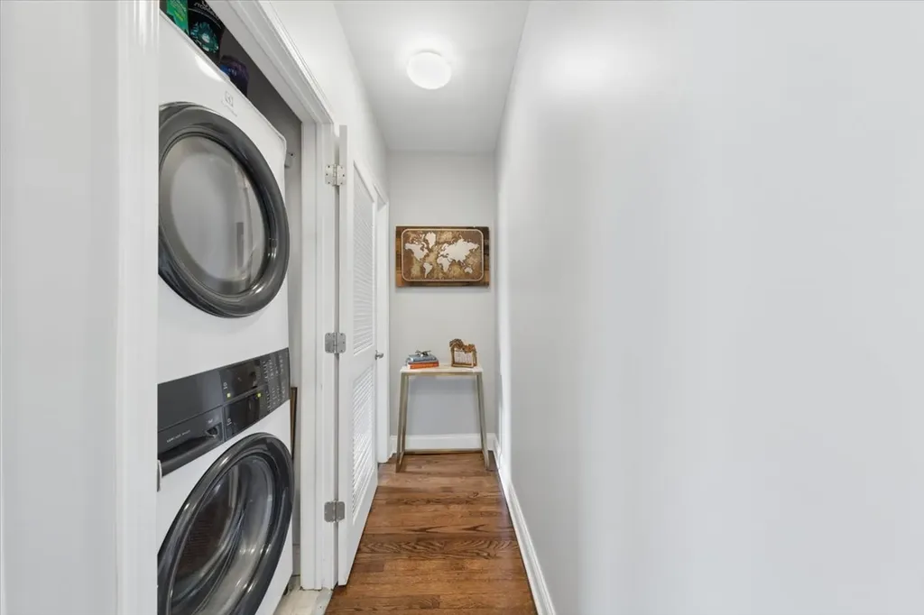 7409 North Hoyne Avenue Chicago IL 60645