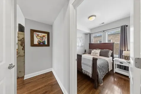 7409 North Hoyne Avenue Chicago IL 60645