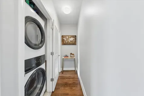 7409 North Hoyne Avenue Chicago IL 60645