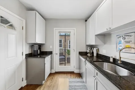 7409 North Hoyne Avenue Chicago IL 60645
