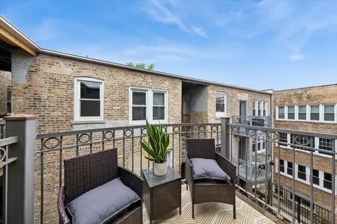 7409 North Hoyne Avenue Chicago IL 60645