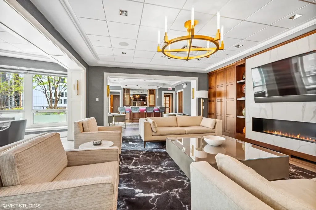 57 East Delaware Place Chicago IL 60611