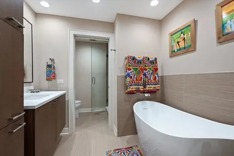 57 East Delaware Place Chicago IL 60611