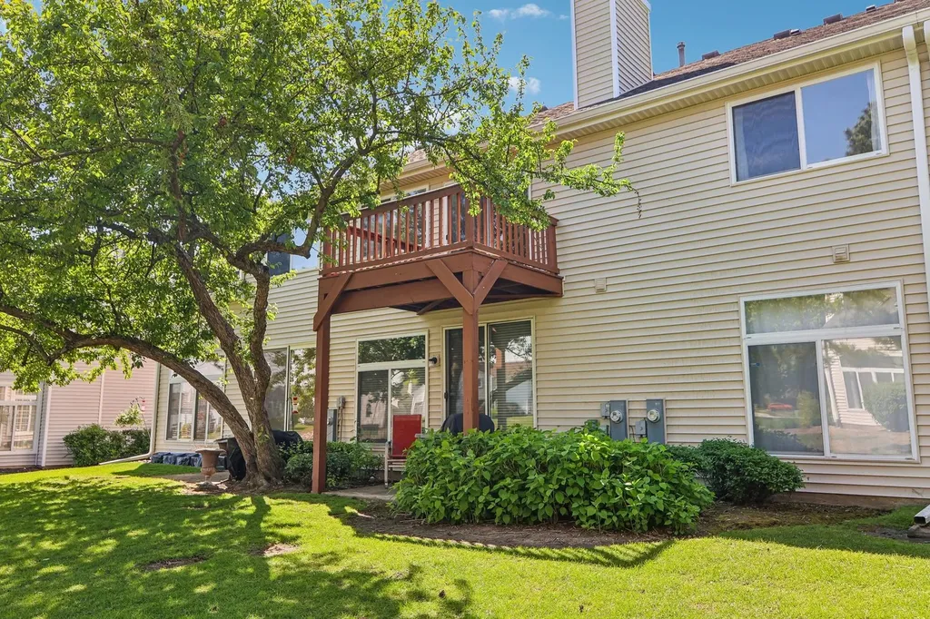 1064 Ripple Ridge Darien IL 60561