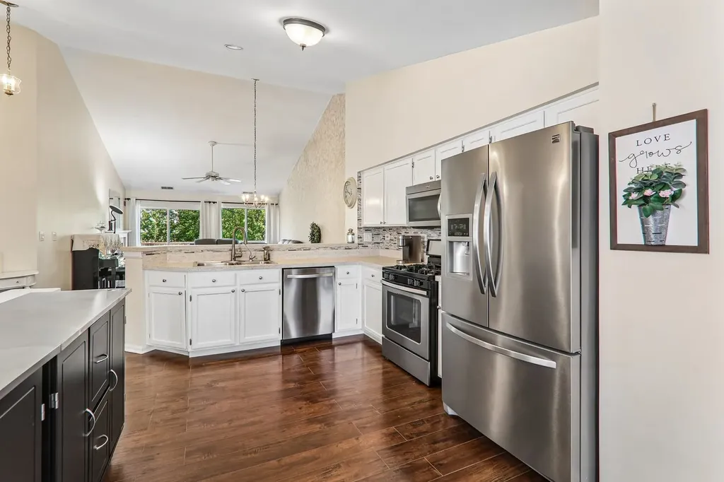 1064 Ripple Ridge Darien IL 60561