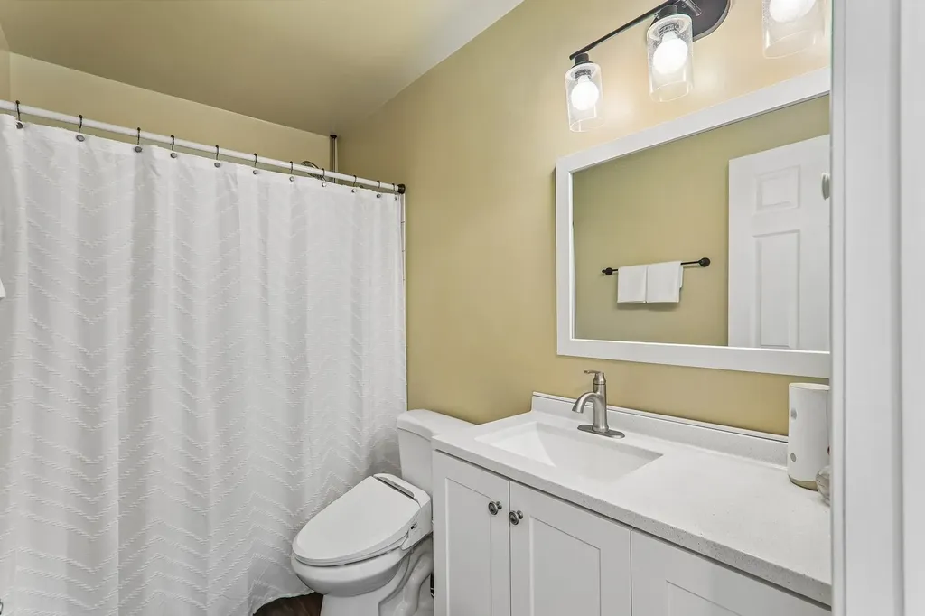 1064 Ripple Ridge Darien IL 60561