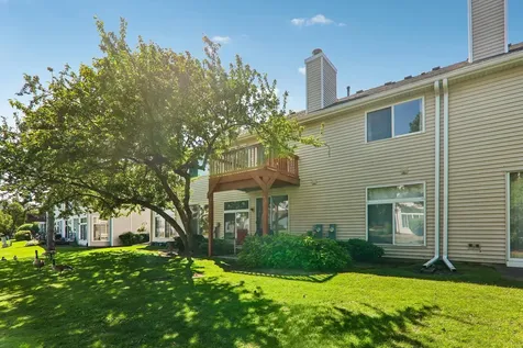 1064 Ripple Ridge Darien IL 60561
