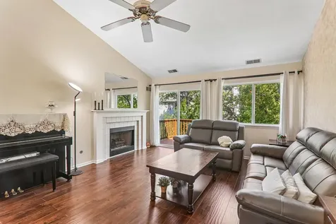 1064 Ripple Ridge Darien IL 60561