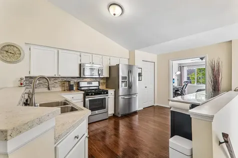 1064 Ripple Ridge Darien IL 60561