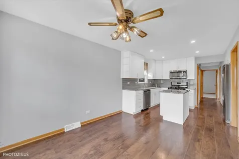 4043 North Wagner Avenue Schiller Park IL 60176