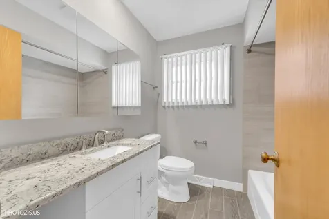 4043 North Wagner Avenue Schiller Park IL 60176