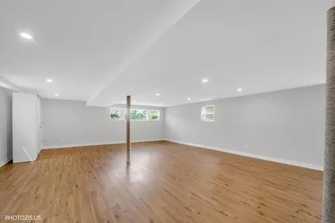 4043 North Wagner Avenue Schiller Park IL 60176