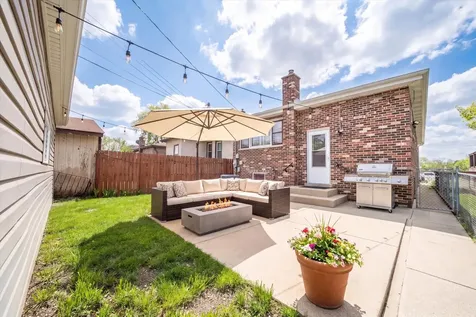 4043 North Wagner Avenue Schiller Park IL 60176