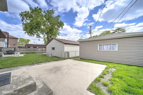 4043 North Wagner Avenue Schiller Park IL 60176