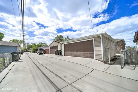 4043 North Wagner Avenue Schiller Park IL 60176