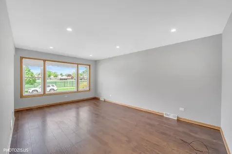 4043 North Wagner Avenue Schiller Park IL 60176