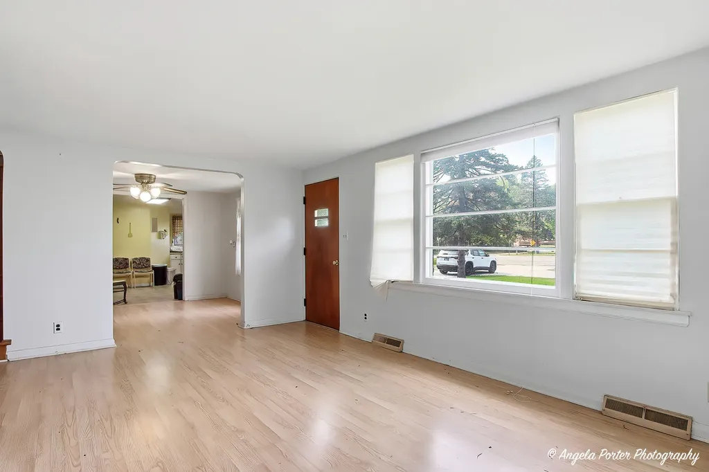 42177 North Lake Avenue Antioch IL 60002