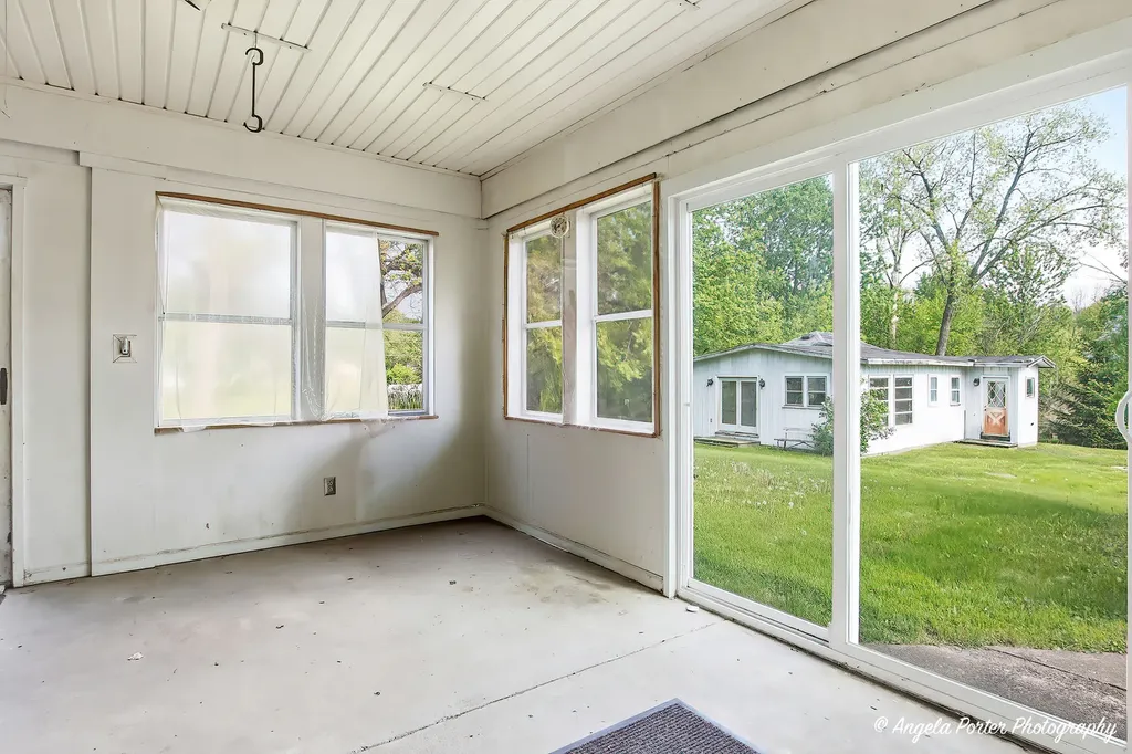 42177 North Lake Avenue Antioch IL 60002