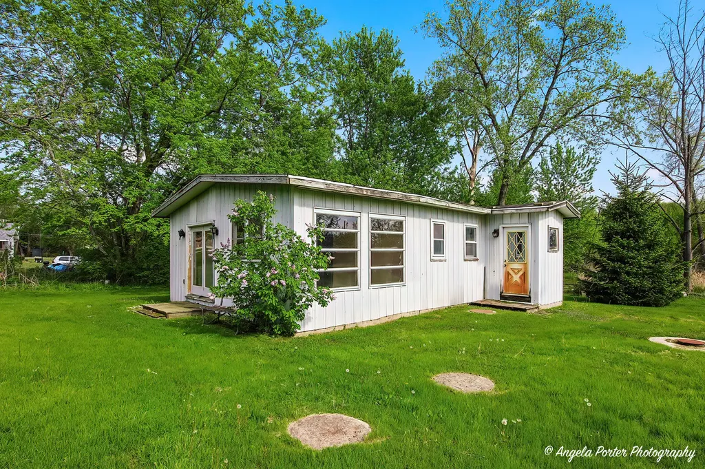 42177 North Lake Avenue Antioch IL 60002