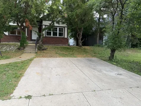 618 North 1st Avenue N Maywood IL 60153