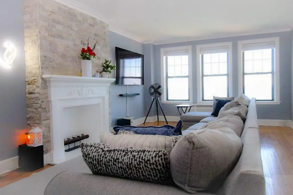 7321 South South Shore Drive Chicago IL 60649