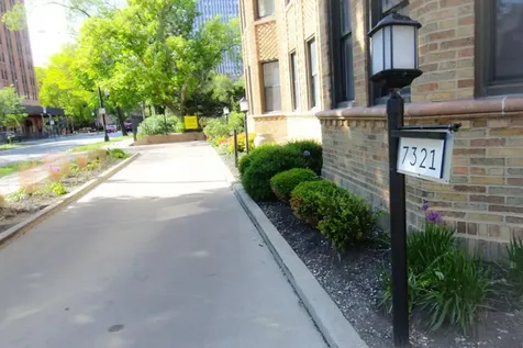 7321 South South Shore Drive Chicago IL 60649