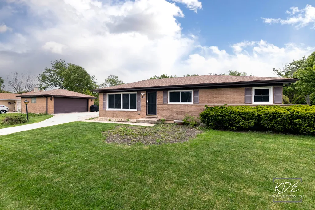411 E Weathersfield Way Schaumburg IL 60193
