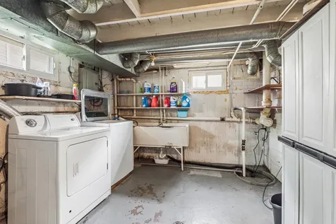 1678 Ash Street Des Plaines IL 60018