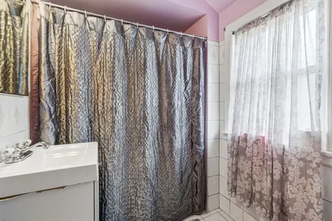 1678 Ash Street Des Plaines IL 60018