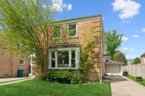 1678 Ash Street Des Plaines IL 60018