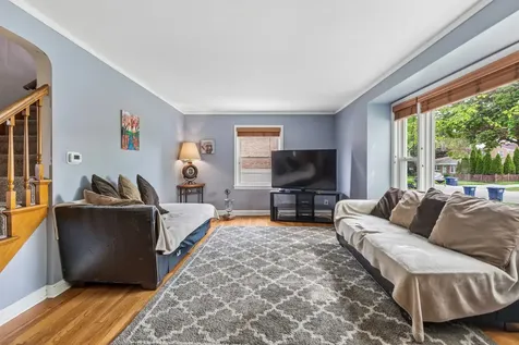 1678 Ash Street Des Plaines IL 60018