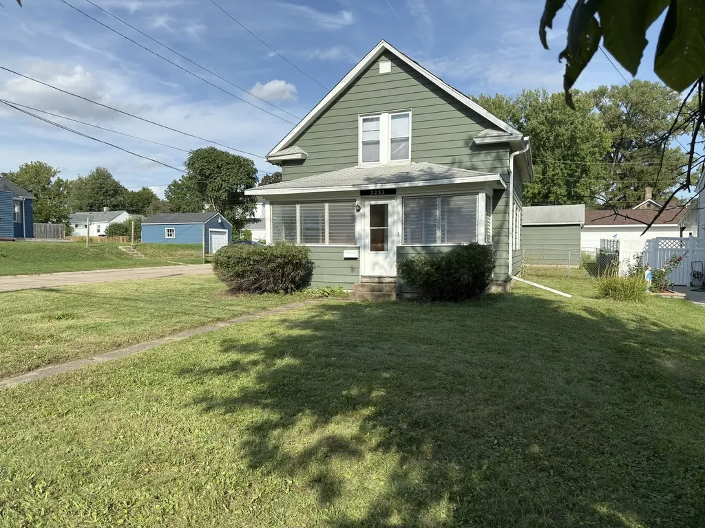 2233 24TH Street Rock Island IL 61201