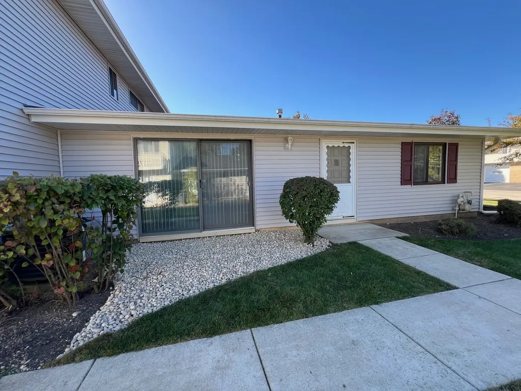 102 Tonset Court Schaumburg IL 60193